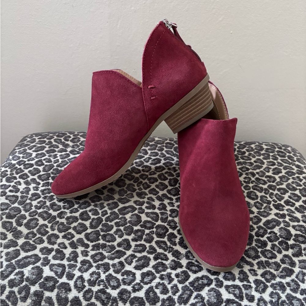 Kenneth Cole Reaction Suede Booties Sz 7/37